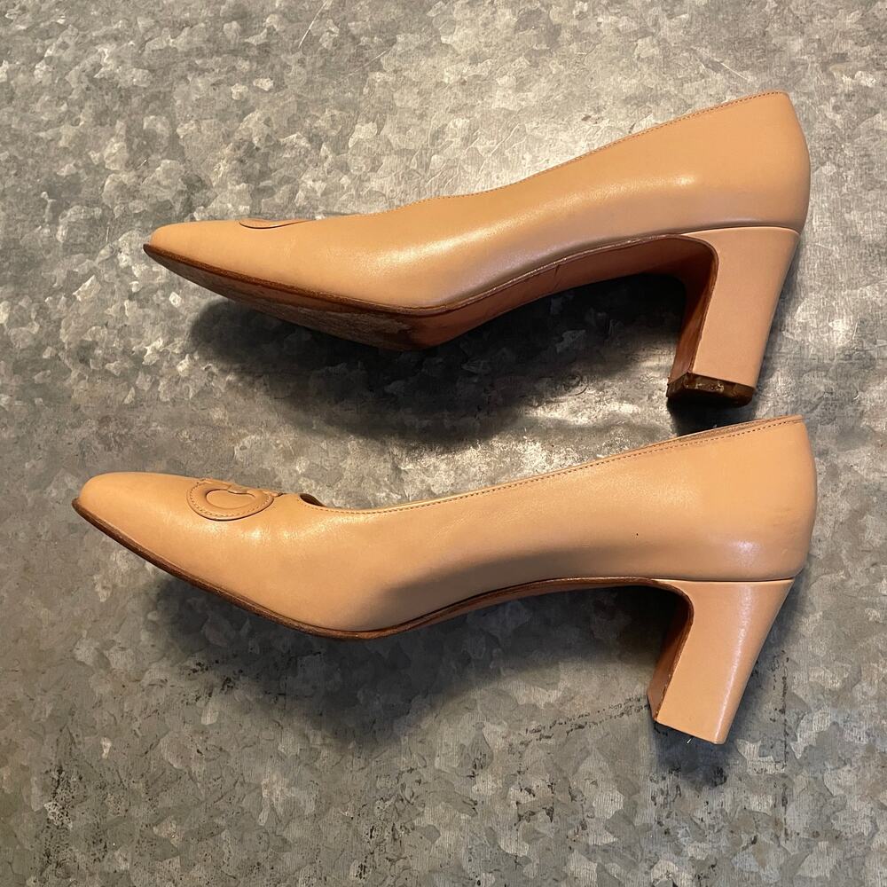 Vintage Salvatore Ferragamo Square Toe Heels 7.5 Italy Made Nude Beige Tan Logo - Picture 6 of 12
